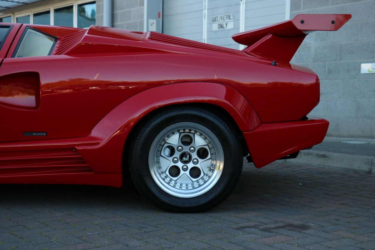 Used Lamborghini Countach 25th Anniversary  for Sale at Simon Furlonger