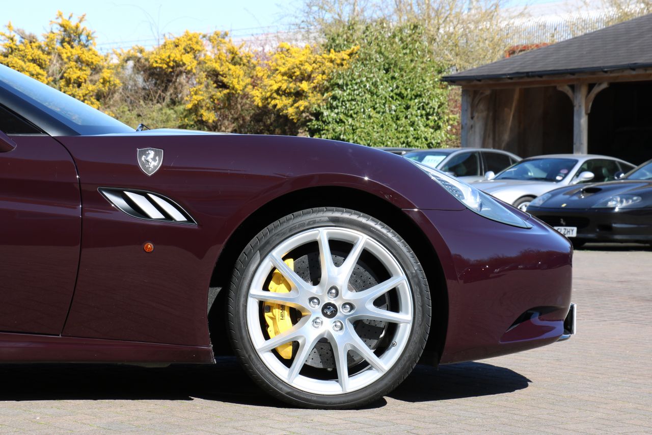 Used Ferrari California 30 - Special Handling Package for Sale at Simon Furlonger
