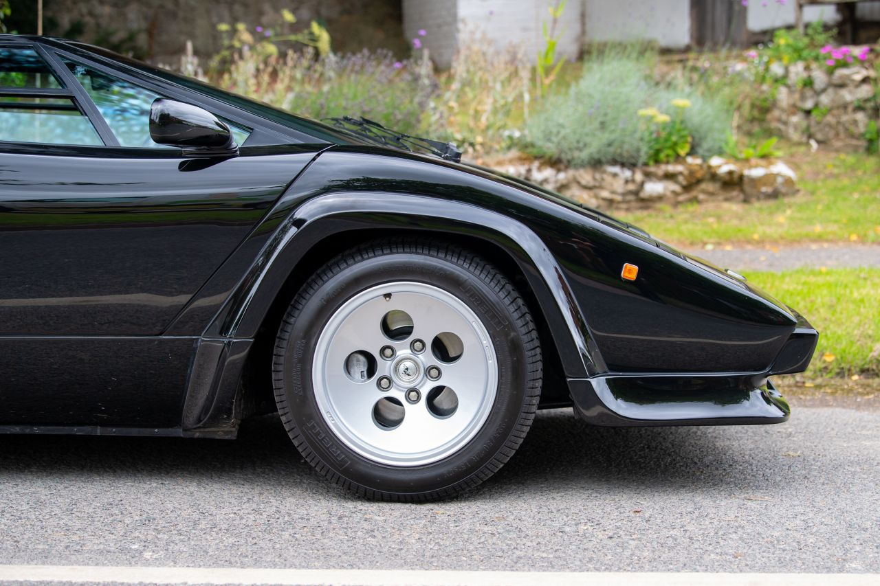 Used Lamborghini Countach 5000QV for Sale at Simon Furlonger