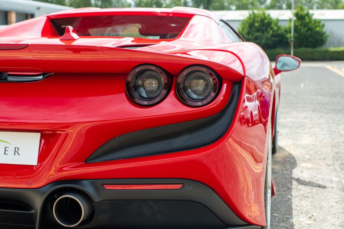 Ferrari F8 Spider - Simon Furlonger