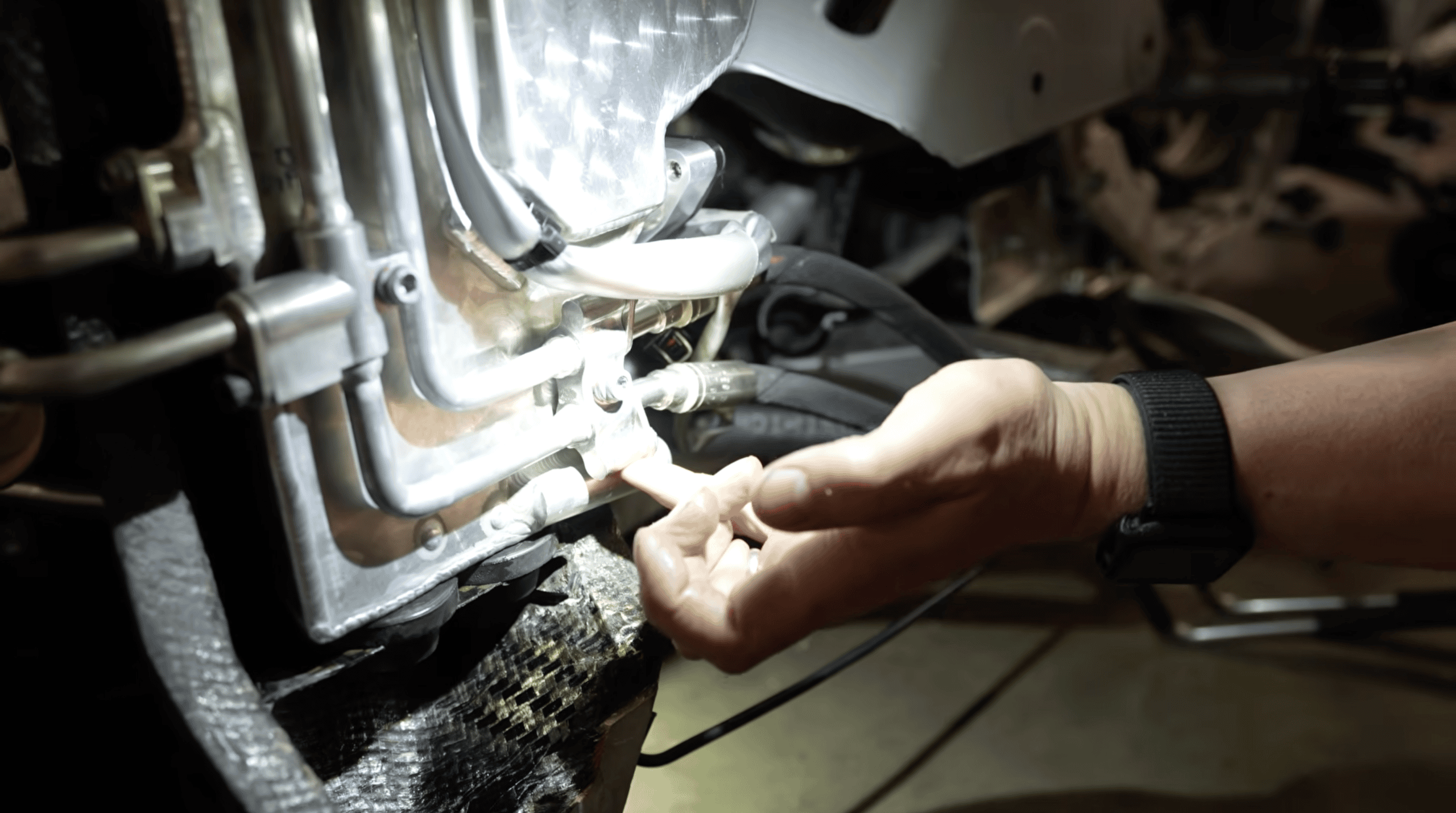 Furlonger finds leak in hydraulic in a gearbox cooler line